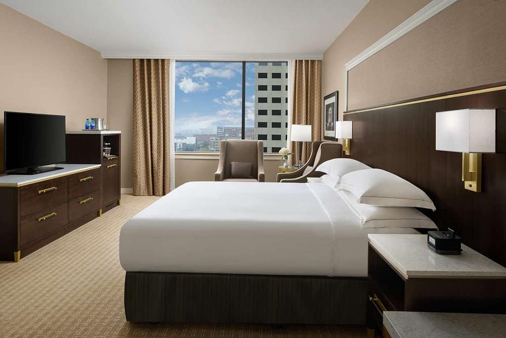 Hilton Indianapolis FF&E guest-room 9
