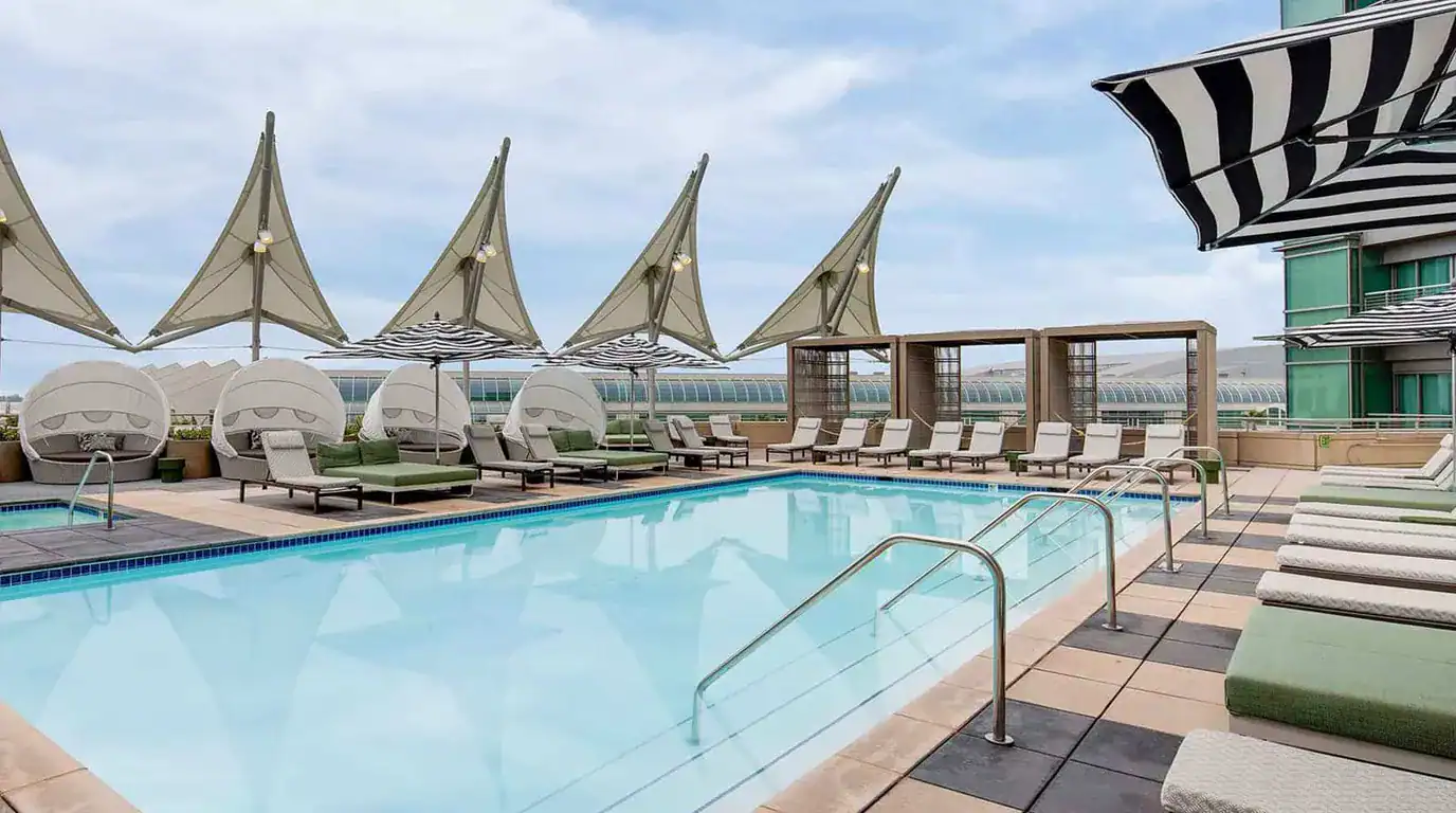Rooftop Pool Hotel